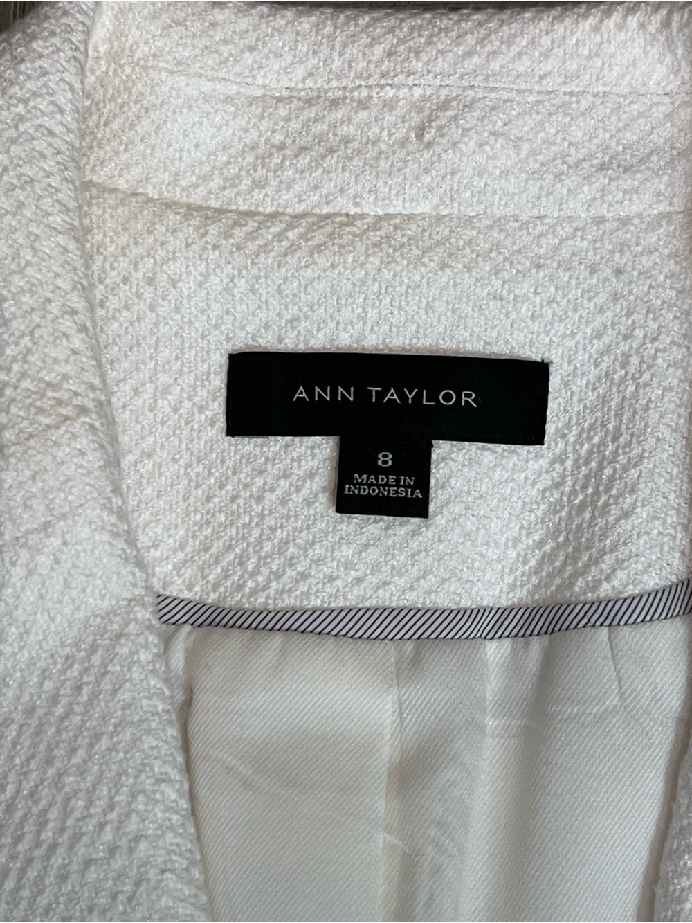 Ann Taylor White Women's Textured Single-Button Blazer - Picture 8 of 13